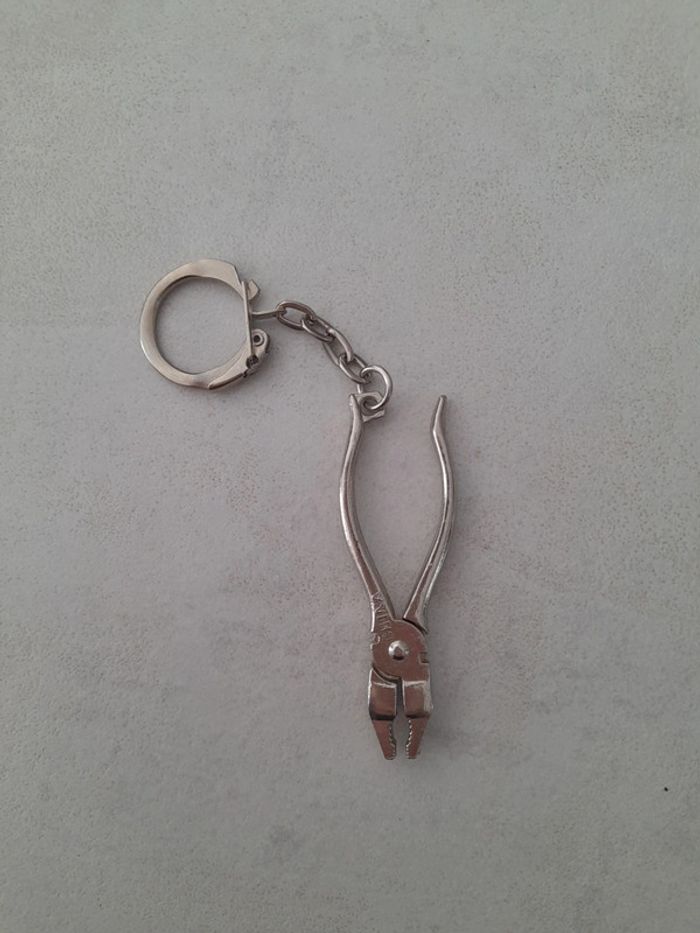 Ancien porte clés outillage