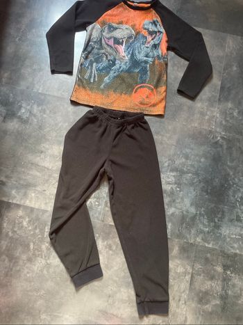 Pyjama fin polaire dinosaures 7 ans 122 cm jurassik World C&A