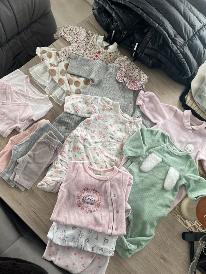 Lot vêtements fille 0/1 mois