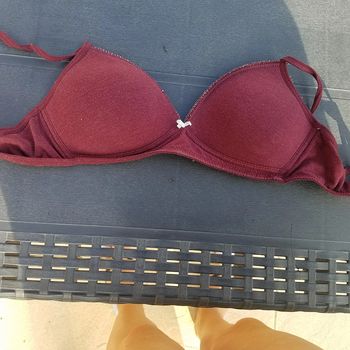 soutien-gorge bordeaux 12/14 ans