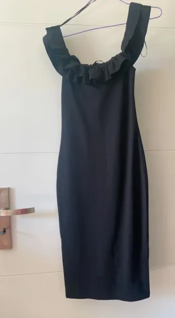 Petite robe noire moulante ZARA