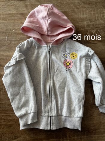 Gilet Minnie à fleurs DISNEY t.36mois