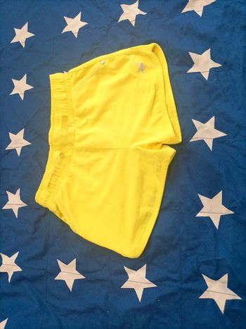 Short jaune fluo