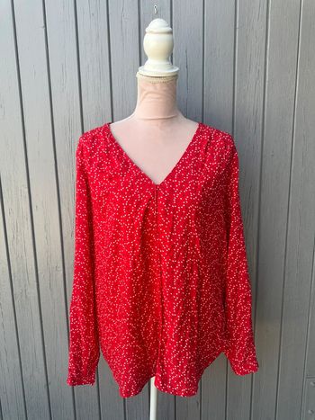 Blouse été manches longues légère colorée fleurie rouge blanche décolletée