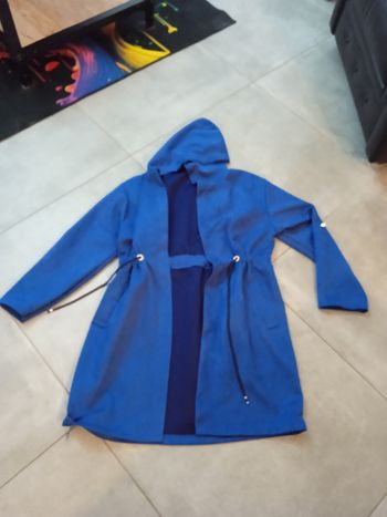 trench à capuche en suédine bleu électrique neuf new collection
