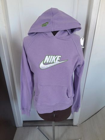 Très beau sweat Nike brodé pièce rare taille xs ou s ou m