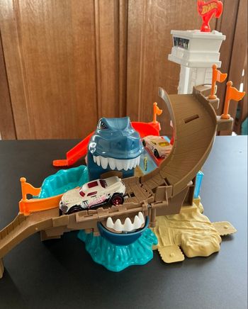 Garage l’attaque du requin 