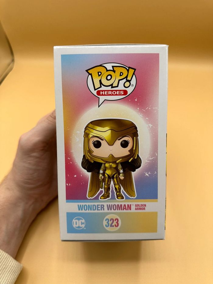 Figurine Funko Pop - Wonder Woman 1984 - Ww84 N°323 - Wonder Woman Armure En Or - Chromé Or (47372) - photo numéro 4