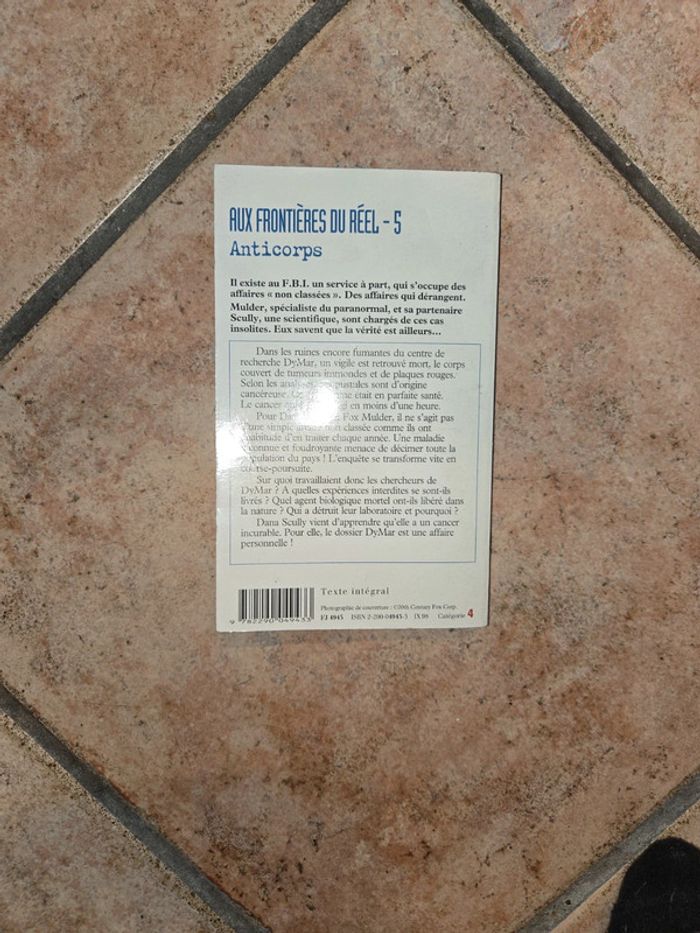 Livre " The X Files aux frontieres du réel" - photo numéro 2