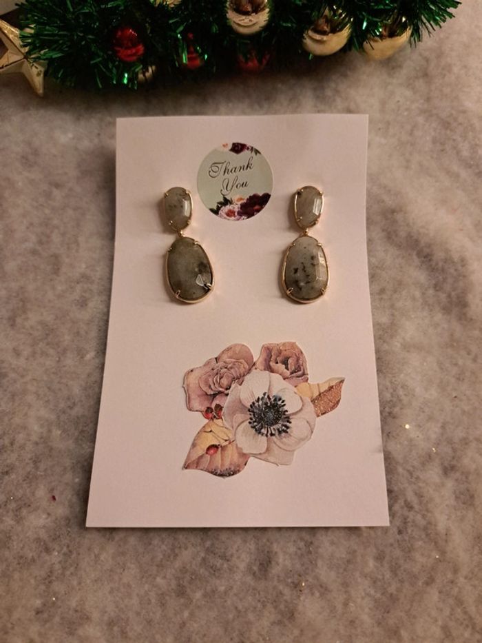 Boucles d'oreilles pendante grise et doré - photo numéro 7