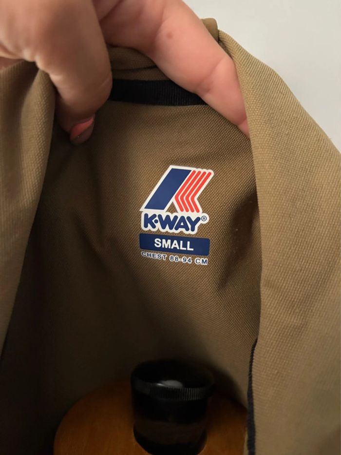 Veste K-Way - mi saison - assez légère coupe vent - taille S - portée 2 fois - en très bon état - photo numéro 7