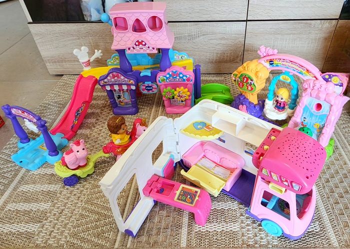 La Boutique des Minnie + La Balançoire des Licornes  + Le Camping Car Magique