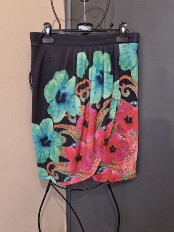 Jupe noire fleurie multicolore