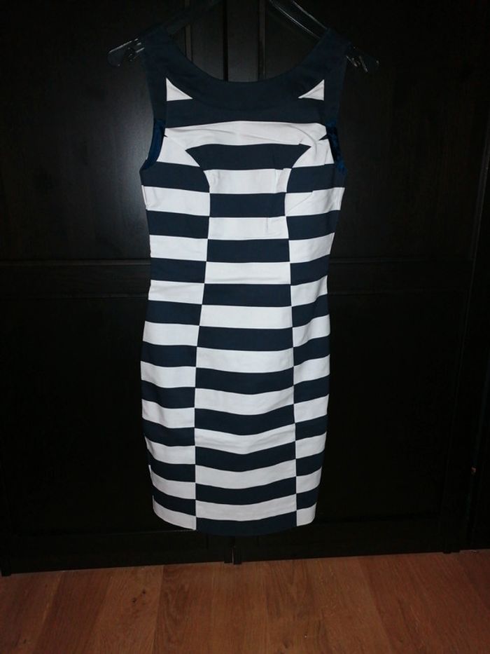 Robe cintrée