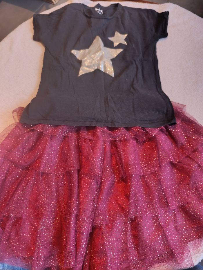 Ensemble tee shirt et jupe