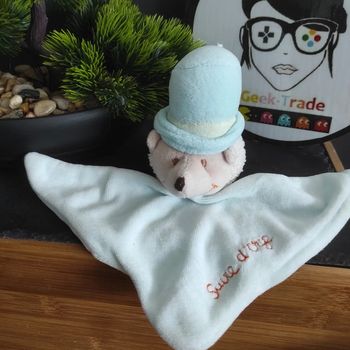 Doudou plat hérisson bleu chapeau sucre d'orge #geektradedoudou