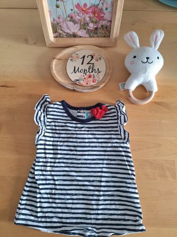 T-shirt manches courtes pour fille 12mois très bon état