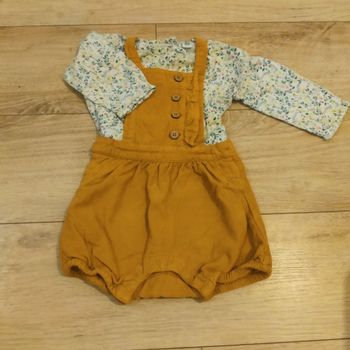 Mignon ensemble avec salopette bloomer