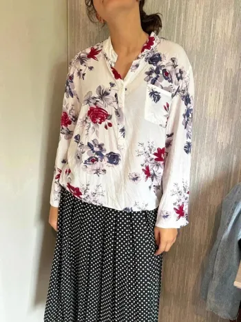 Blouse fleurie taille 44•