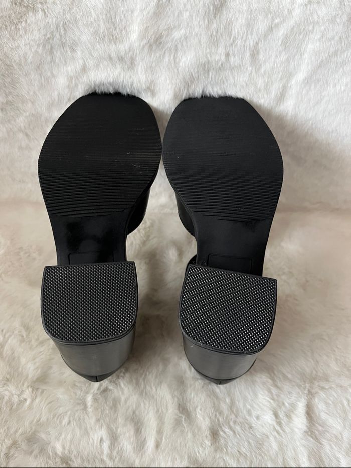 Escarpins noirs avec brides, talons 9 cm pointure 38 - photo numéro 7