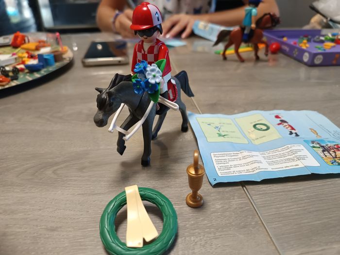 Playmobil jockey avec cheval de course - photo numéro 3