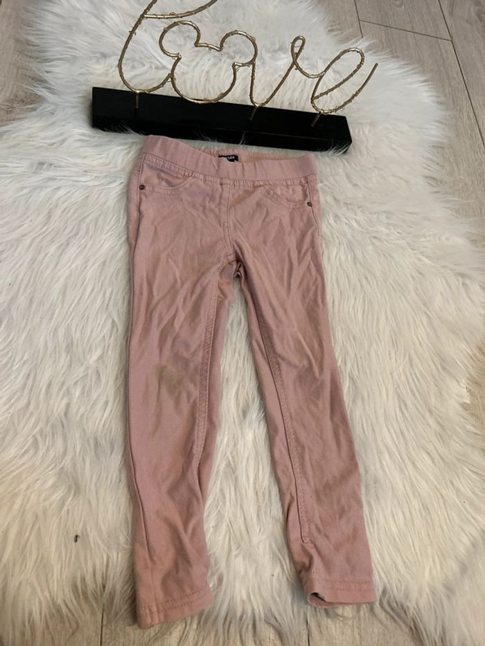 Très beau jeeging rose 🥰 taille 4 ans kiabi