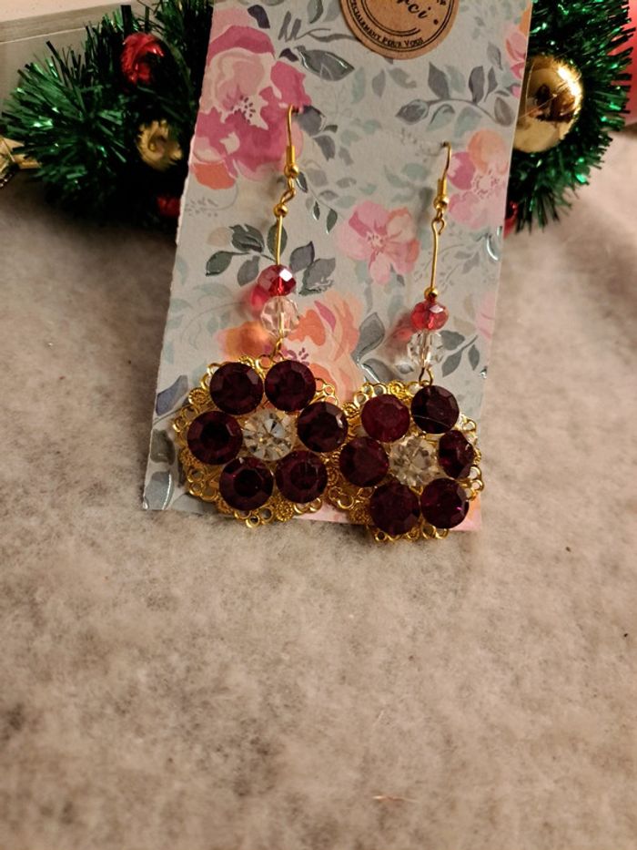 Boucles d'oreilles pendante avec strass rouge et blanc - photo numéro 3