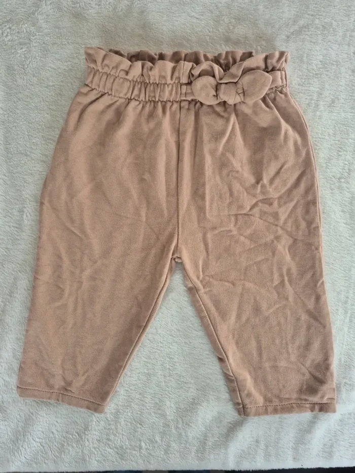 Pantalon avec petit noeud