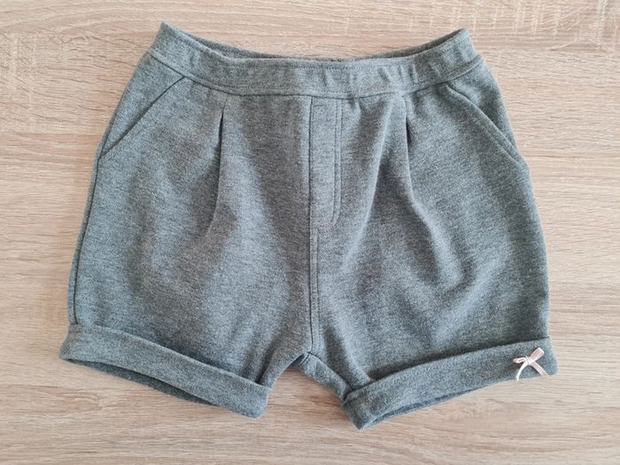 Short gris 24M