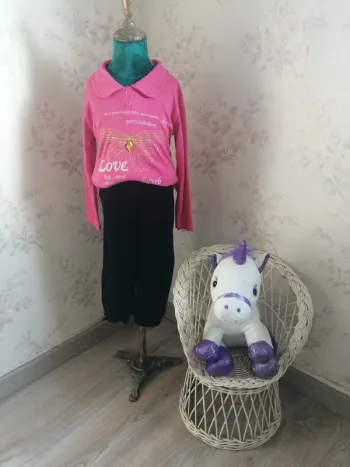 Pull fin rose avec col boutons imprimé papillon et message / tong tong / (8ans)