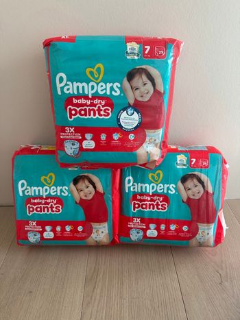 87 couches Pampers pants taille 7
