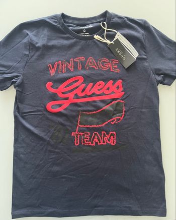 T-shirt Guess, taille 12 ans