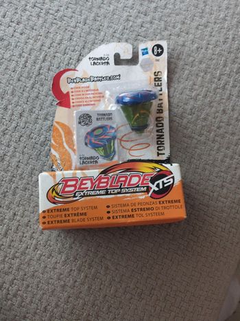 Toupie Beyblade extrême top system XTS X06