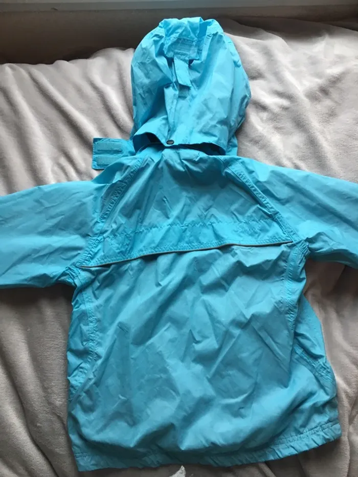 Imperméable avec capuche 7-8 ans - photo numéro 2