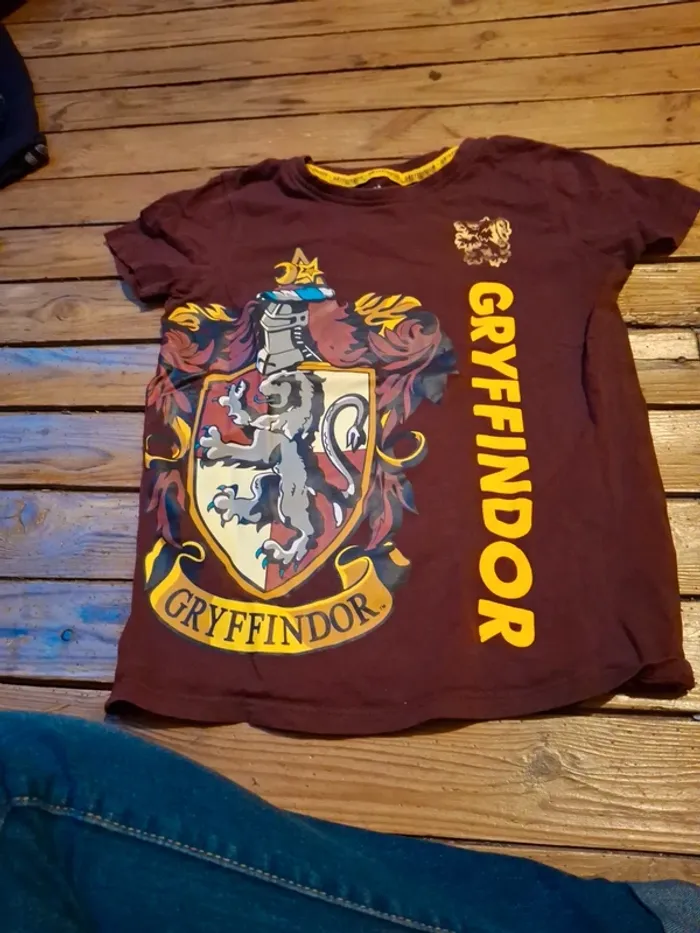 Tshirt harry potter taille 7/8 ans