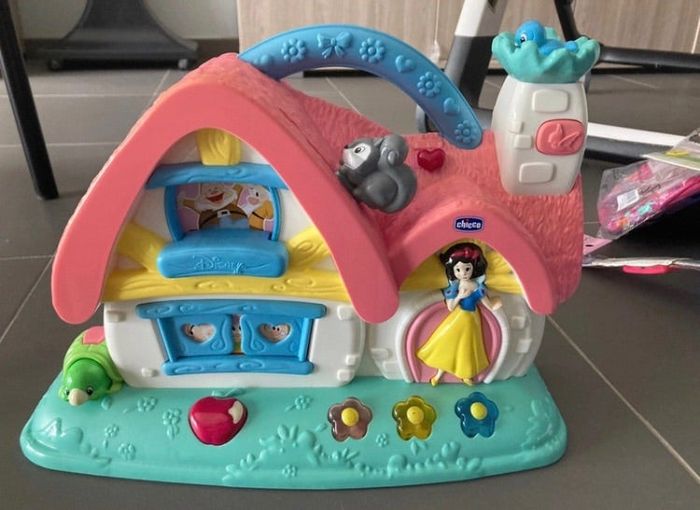 Maison de blanche neige chicco