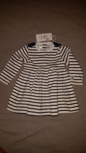 Robe Petit bateau 12 mois neuve