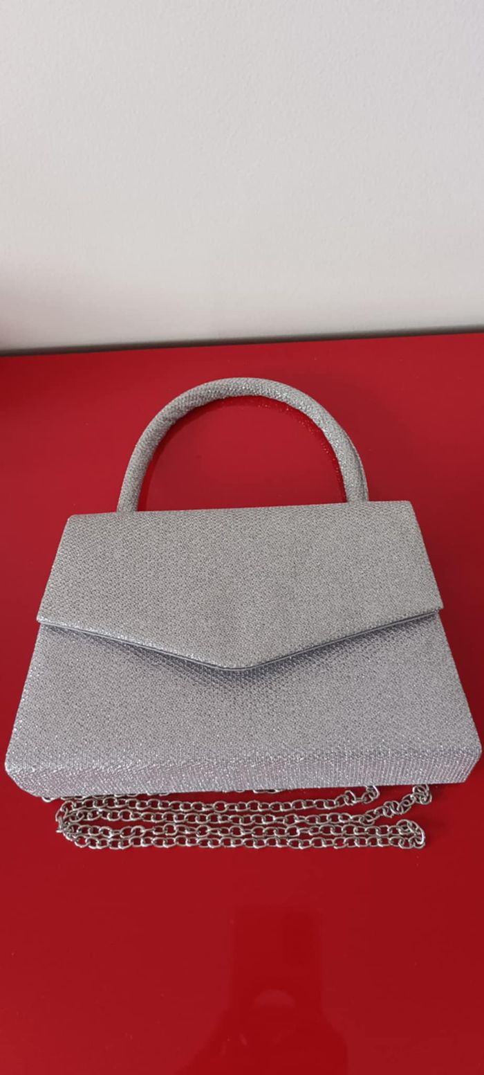 Petit sac à main argenté de soirée avec bandoulière métallique - photo numéro 7