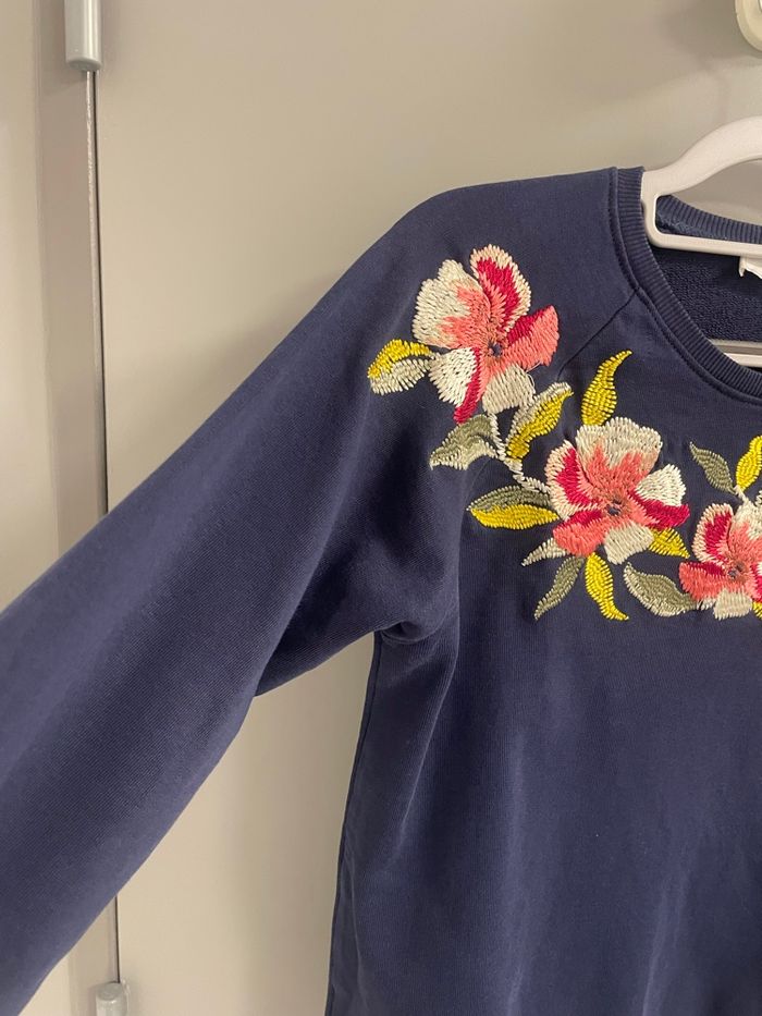 Pull brodé bleu - photo numéro 6