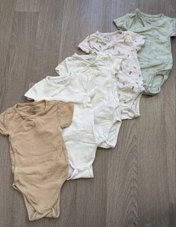 Lot 5 bodies manches courtes 6 mois Orchestra