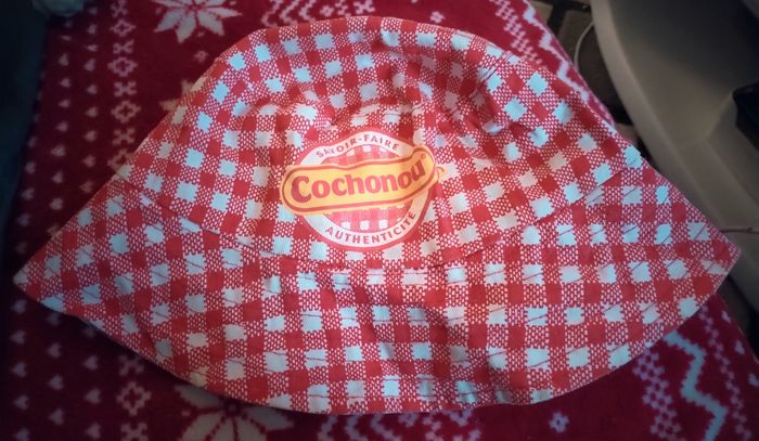 Chapeau "Cochonou" 100% coton neuf