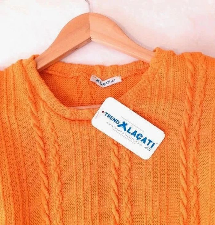 Robe courte en maille torsadé a épaulettes pour femme. Couleur Orange. Taille M. - photo numéro 4