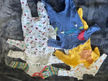 Lots de 6 pyjamas 1mois