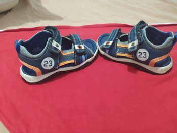 Sandales bébé taille 23