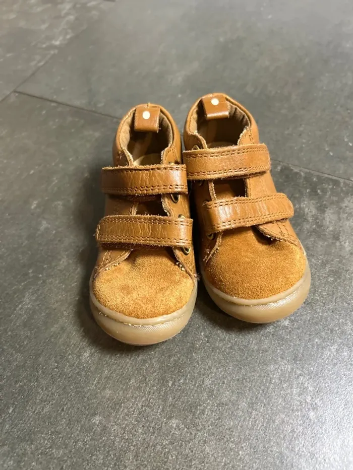 Chaussure de marche en cuir