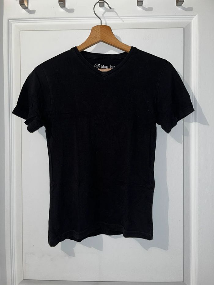 T-shirt noir, taille 12 ans