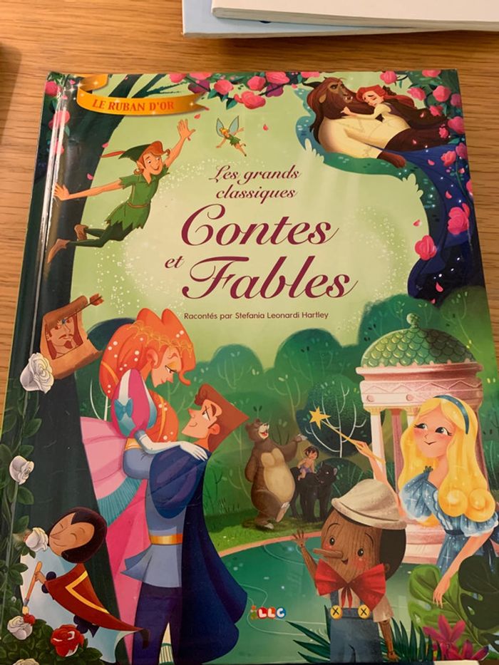 Livre contes et fables