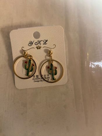 Boucles oreilles neuves cactus