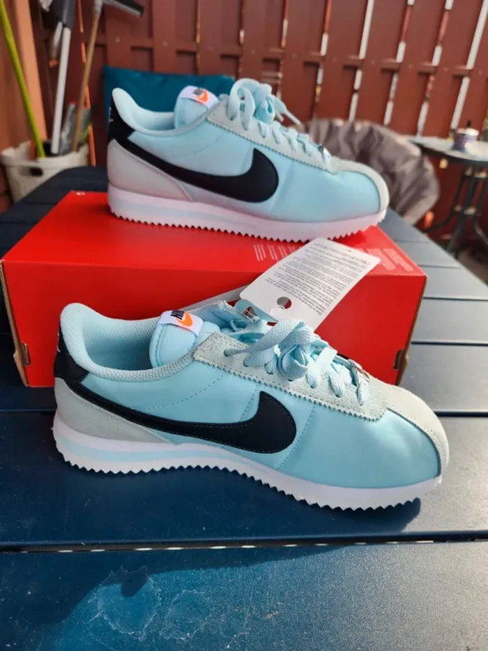 Nike cortez bleu turquoise Taille 36,5 neuves - photo numéro 3