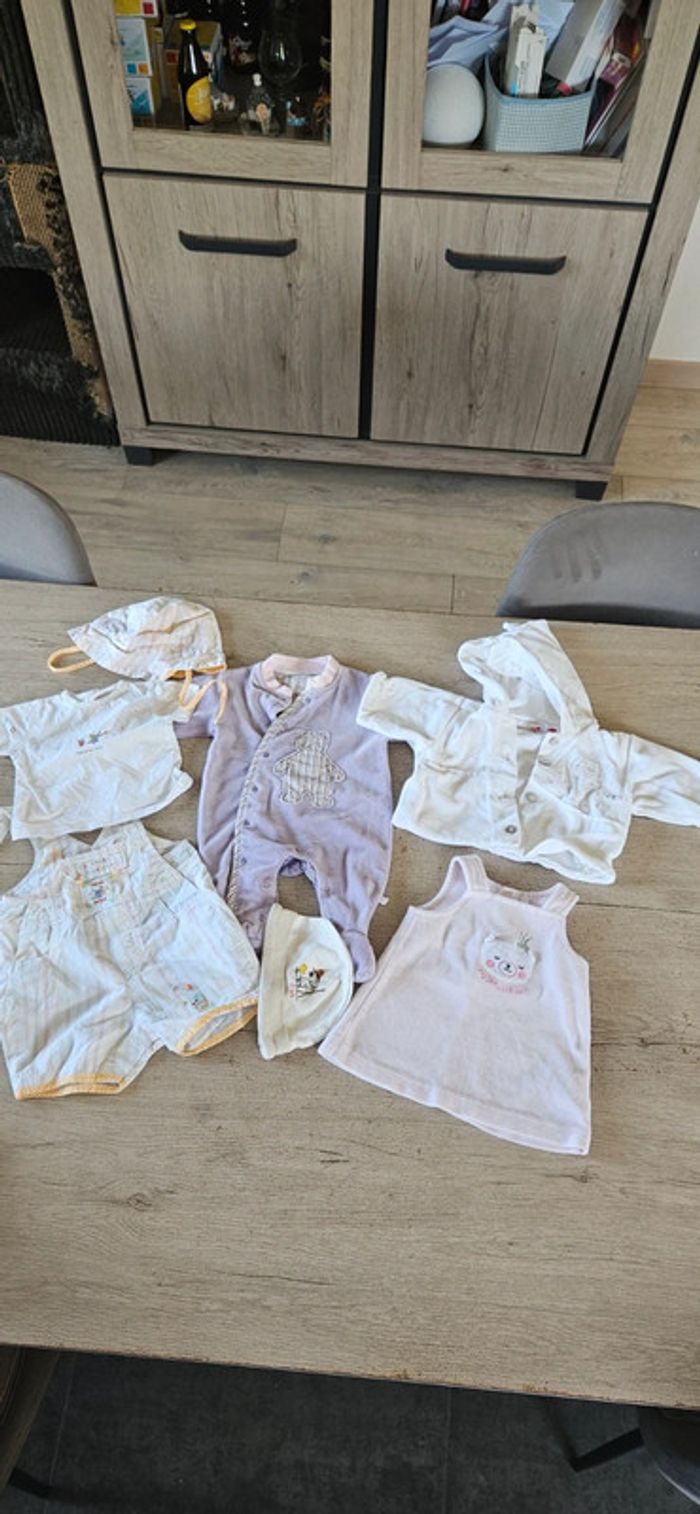 Lot de 11 pièces de taille 1 mois, fille Noukie s, Catimini,